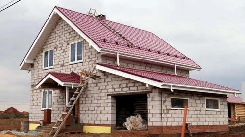 Byggeri med skumblokke: en praktisk løsning til et privat hus